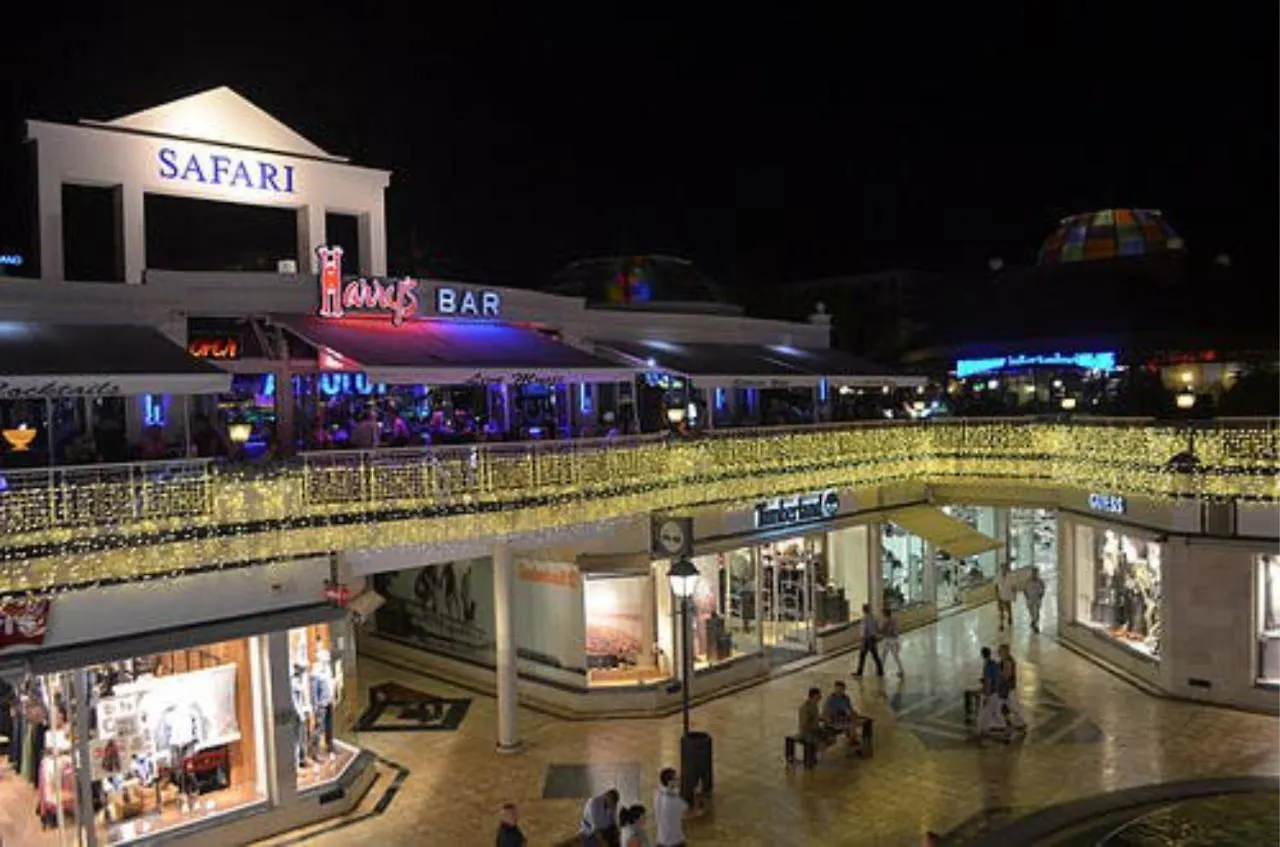 Azahara Beach 405 location